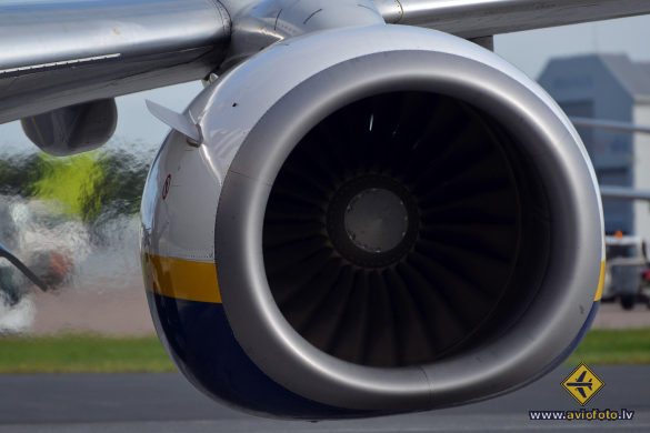 Boeing 737-8AS