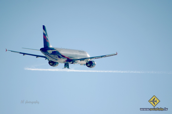 Airbus A320-214