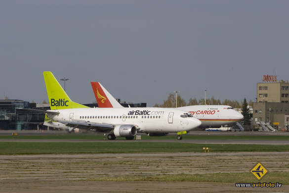 Boeing 737-522