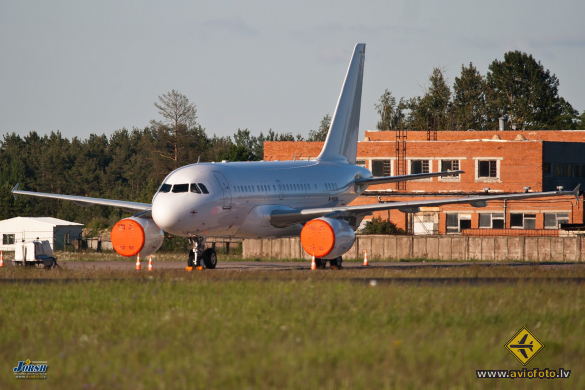 Airbus ACJ318 (A318-112/CJ)