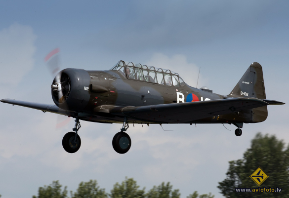 Noorduyn AT-16 Harvard IIB