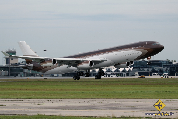 Airbus A340-313X