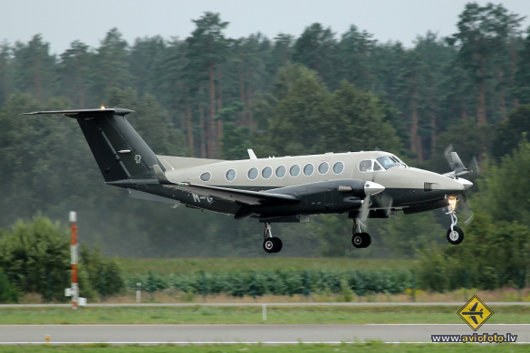 Beech Super King Air 350 (B300)