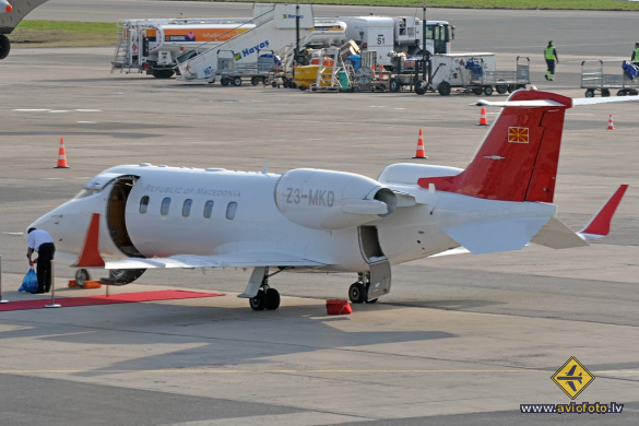 Learjet 60