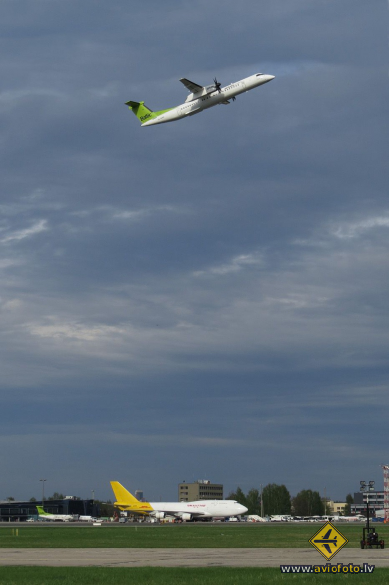 Bombardier DHC-8-402 Q400