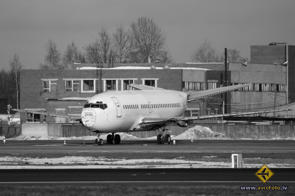 Boeing 737-522