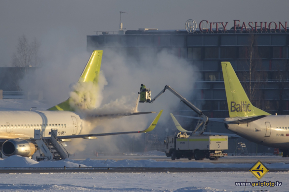 Boeing 737-36Q