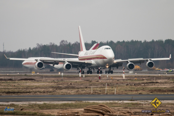 Boeing 747-4HQF/ER