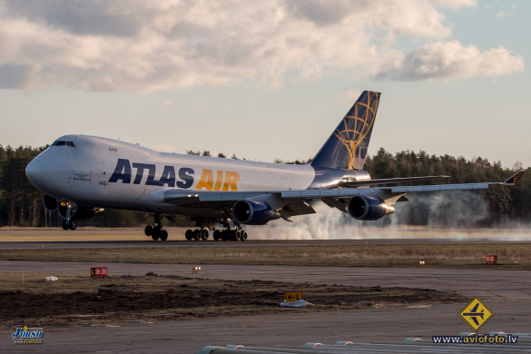 Boeing 747-47UF/SCD