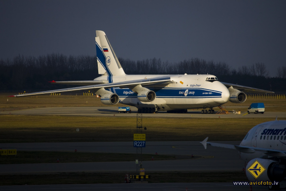 Antonov An-124-100 Ruslan