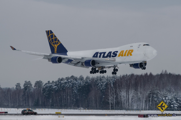 Boeing 747-47UF/SCD
