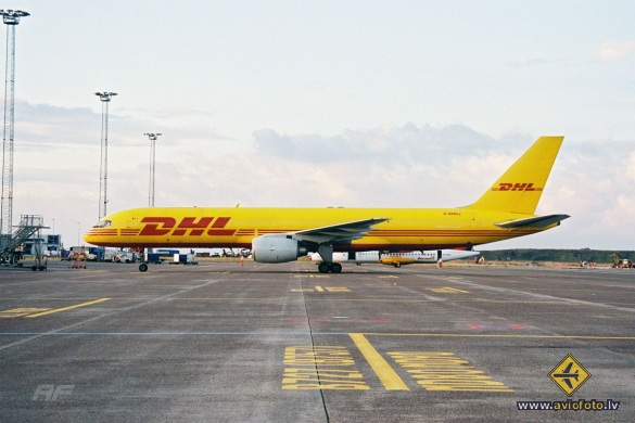 Boeing 757-236(SF)
