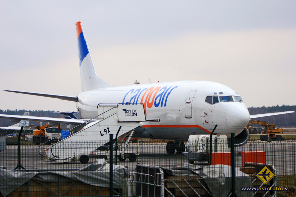 Boeing 737-3Y5(SF)
