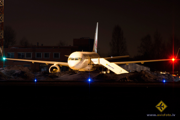 Boeing 757-256