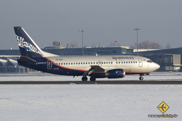 Boeing 737-505