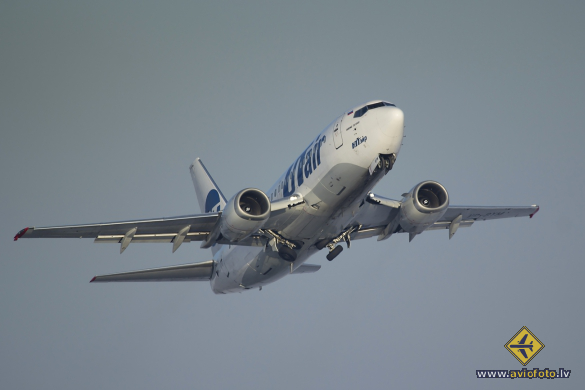 Boeing 737-524