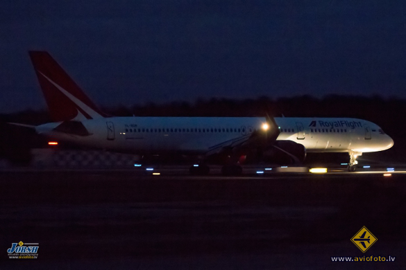 Boeing 757-256
