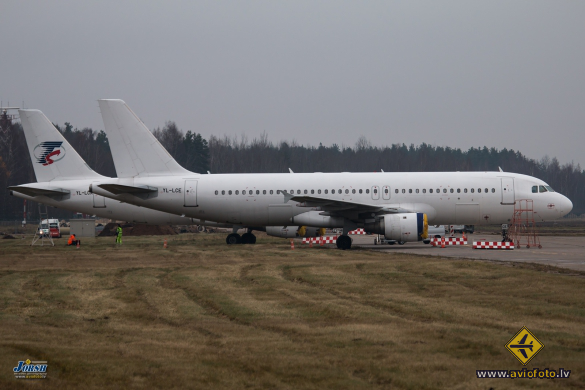 Airbus A320-214