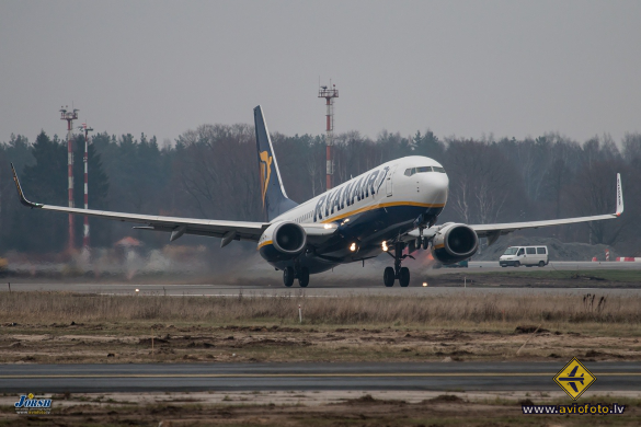 Boeing 737-8AS