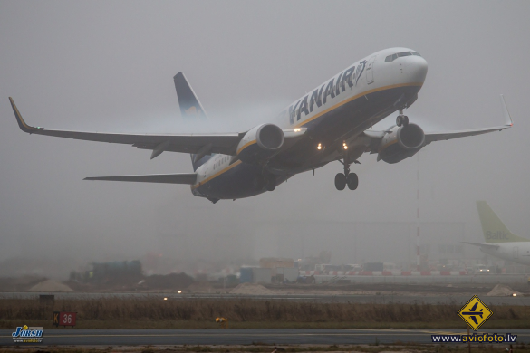 Boeing 737-8AS