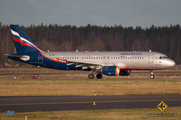 Airbus A320-214