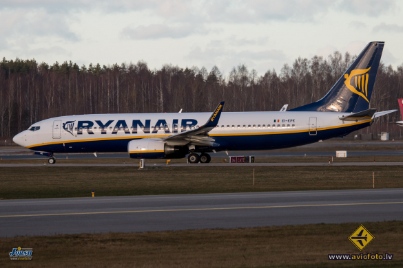 Boeing 737-8AS