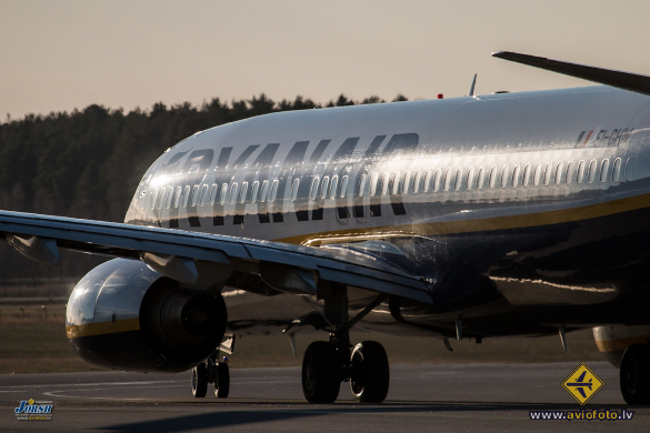 Boeing 737-8AS