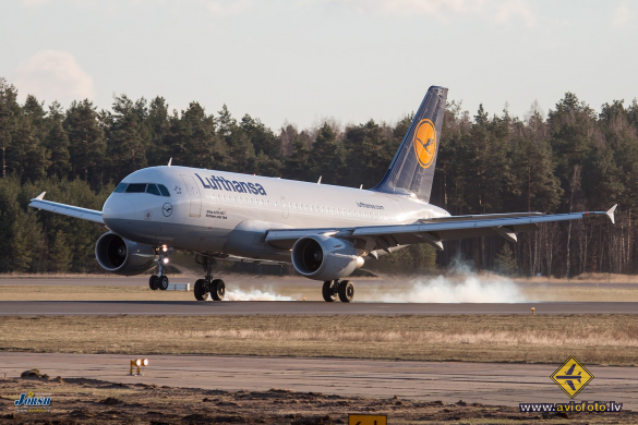 Airbus A319-114