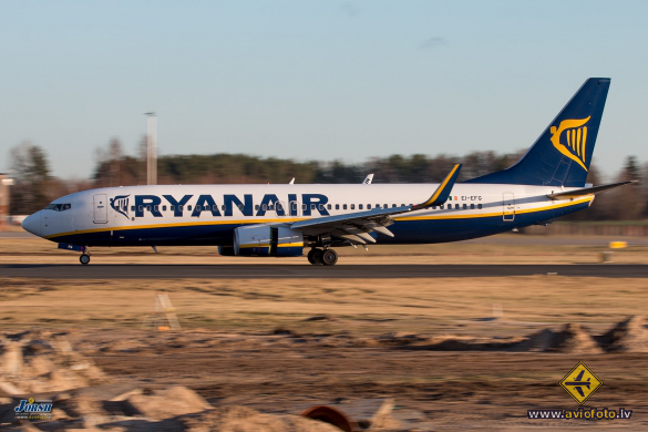 Boeing 737-8AS