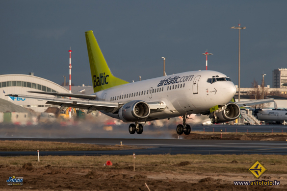 Boeing 737-522