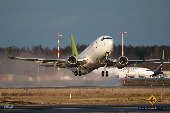 Boeing 737-36Q