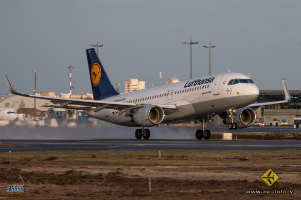 Airbus A320-214