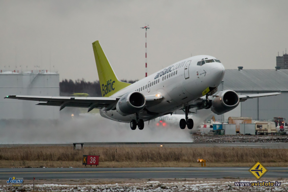 Boeing 737-522