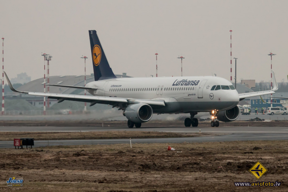 Airbus A320-214