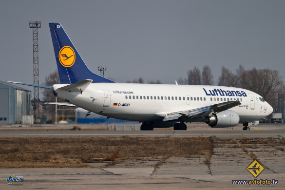 Boeing 737-330