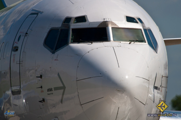 Boeing 737-522
