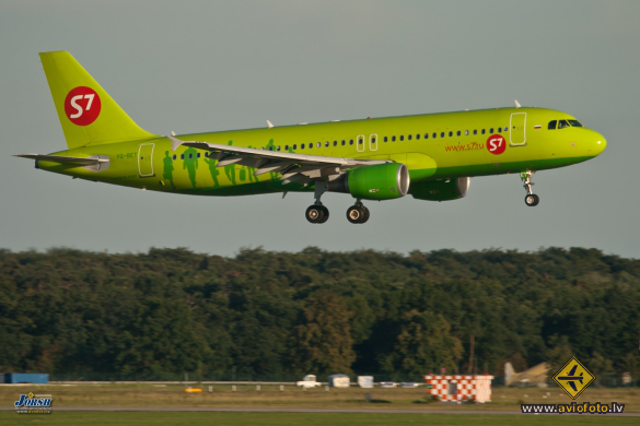 Airbus A320-214