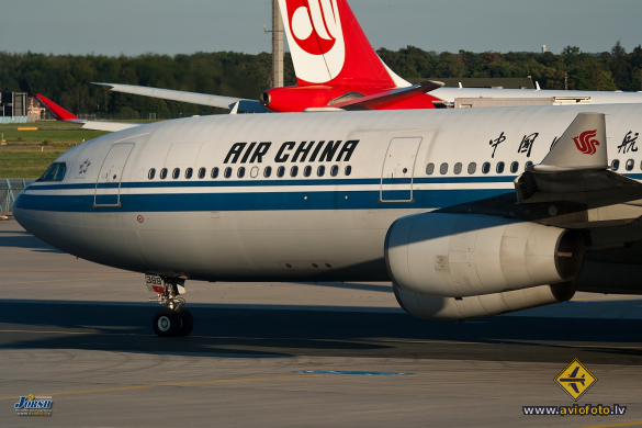 Airbus A340-313X