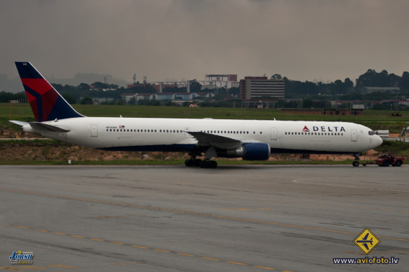 Boeing 767-432/ER