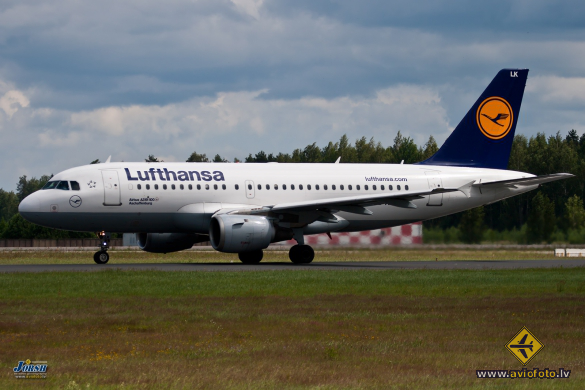 Airbus A319-114