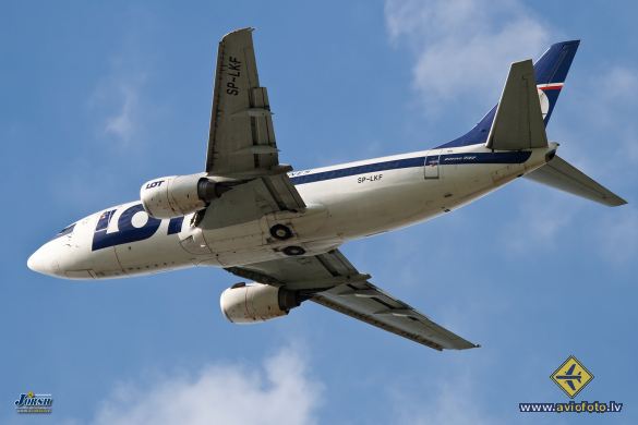 Boeing 737-55D