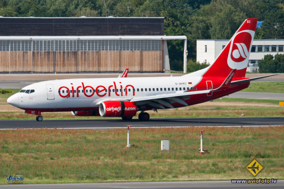 Boeing 737-7K5