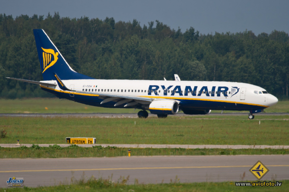 Boeing 737-8AS