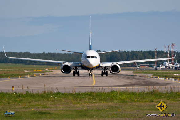 Boeing 737-8AS