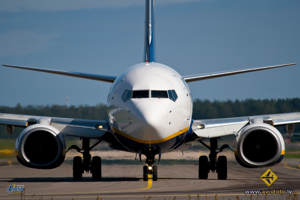Boeing 737-8AS