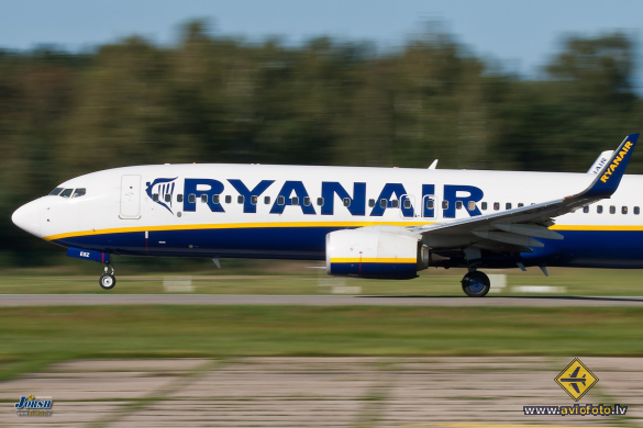 Boeing 737-8AS
