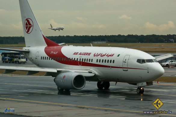 Boeing 737-6D6