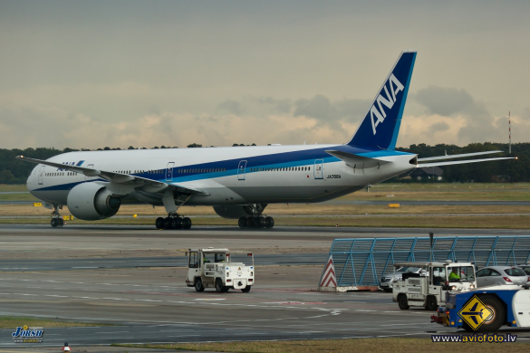 Boeing 777-381/ER