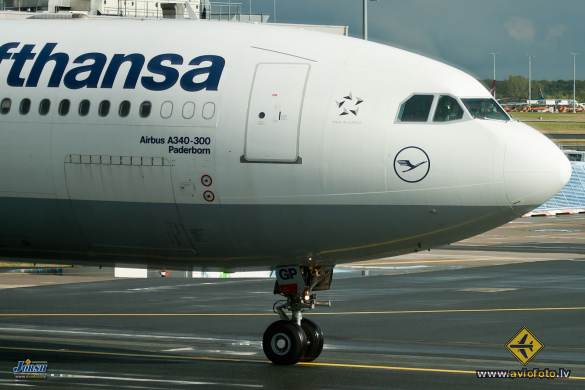 Airbus A340-313X