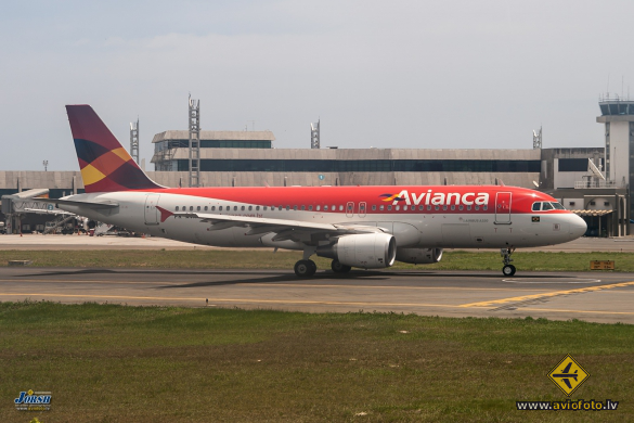 Airbus A320-214